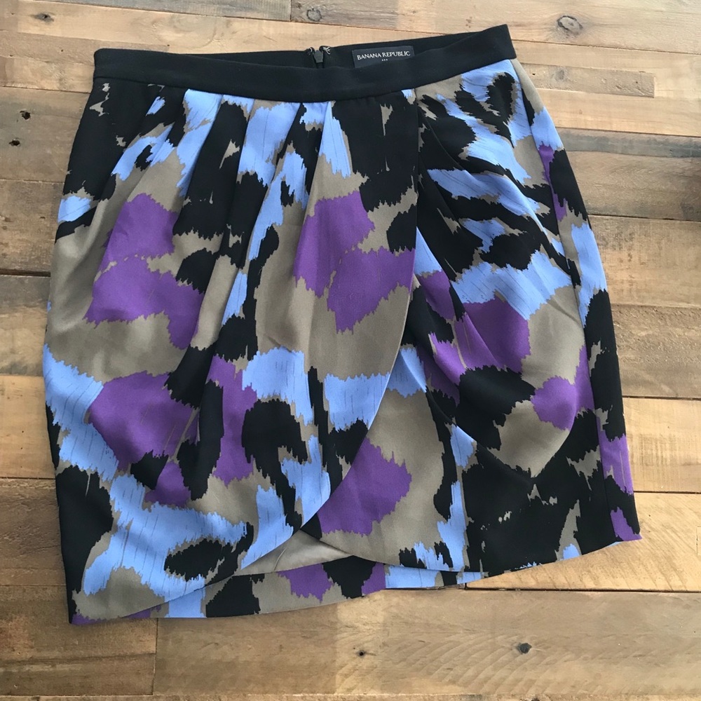 Banana Republic Mint condition mini skirt Size 6